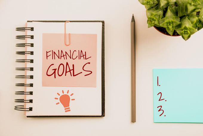 How to Set a Financial Resolution and Stick to It 