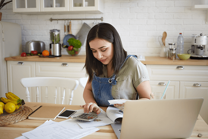 How to Manage Your First Salary & Grow Your Savings 